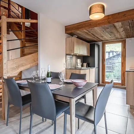 Duplex Centre Pour 6 Avec Balcon Et Garage - Fr-1-343-248 * Chamonix